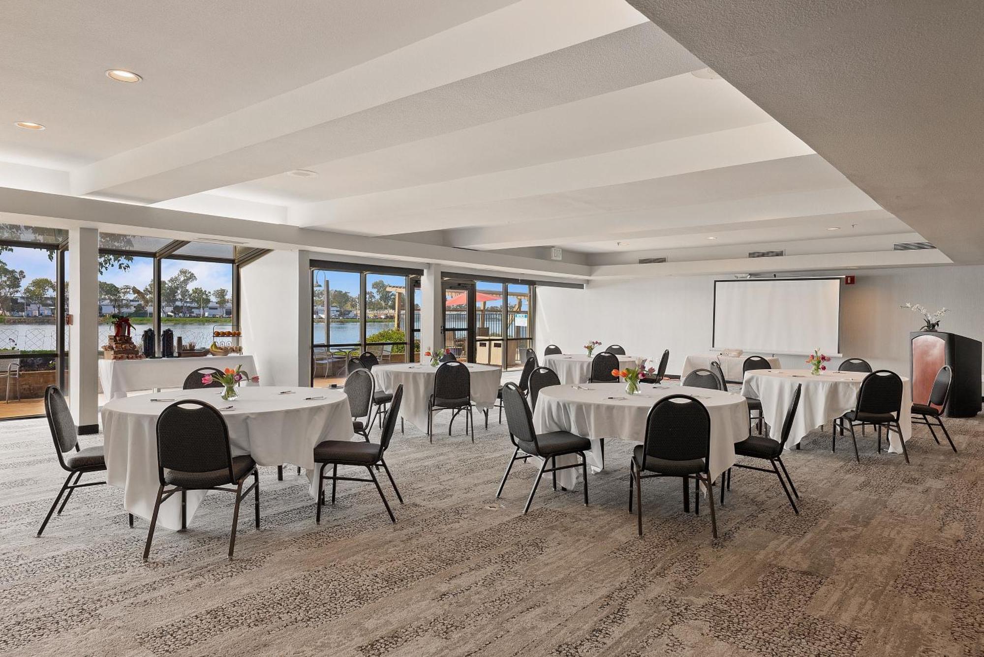Executive Inn & Suites אוקלנד מראה חיצוני תמונה