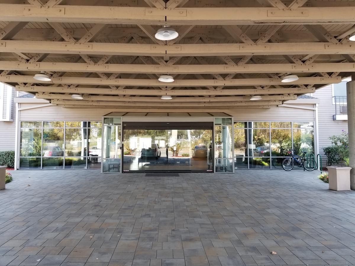 Executive Inn & Suites אוקלנד מראה חיצוני תמונה